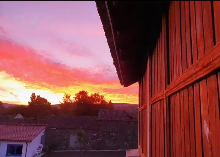 A Casa Do Lado * Melide